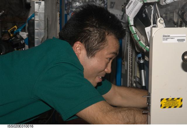 NASA image: Wakata with GLACIER in U.S. Lab