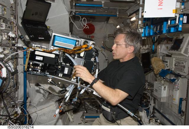 NASA image: FPEF (Fluid Physics Experiment Facility) for the planned MS (Marangoni Surface) experiment