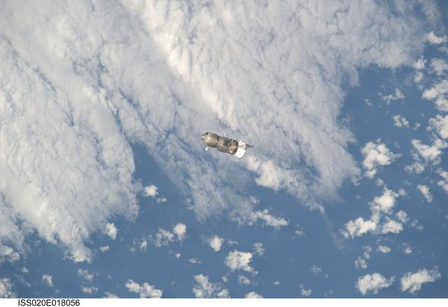 NASA image: Re-rendezvous and approach of Progress 33P