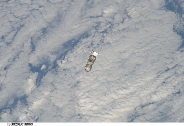 NASA image: Re-rendezvous and approach of Progress 33P