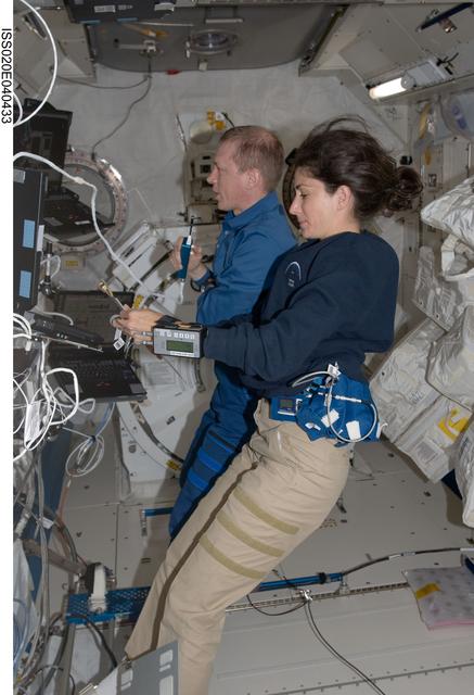 NASA image: Stott and De Winne in JPM