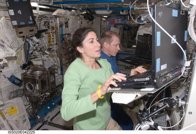 NASA image: JEM RMS OPS