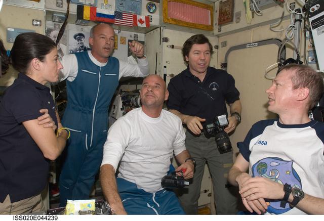 NASA image: iss020e044239