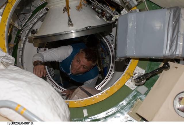 NASA image: iss020e049818