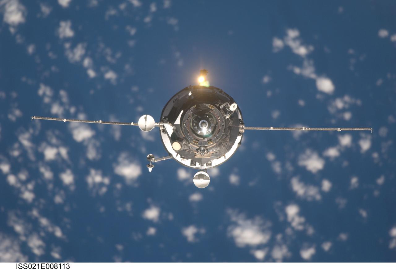 ISS021-E-008113 (17 Oct. 2009) --- An unpiloted ISS Progress resupply vehicle approaches the International Space Station, bringing 1,918 pounds of propellant, 110 pounds of oxygen and air, 926 pounds of water and 1,750 pounds of spare parts and supplies for the Expedition 21 crew members aboard the station. Progress 35 docked to the Pirs Docking Compartment at 8:40 p.m. (CDT), Oct. 17, 2009, after a three-day flight from the Baikonur Cosmodrome in Kazakhstan.