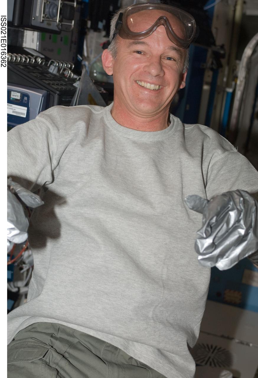 ISS021-E-016362 (29 Oct. 2009) --- NASA astronaut Jeffrey Williams, Expedition 21 flight engineer, is pictured while working in the Destiny laboratory of the International Space Station.