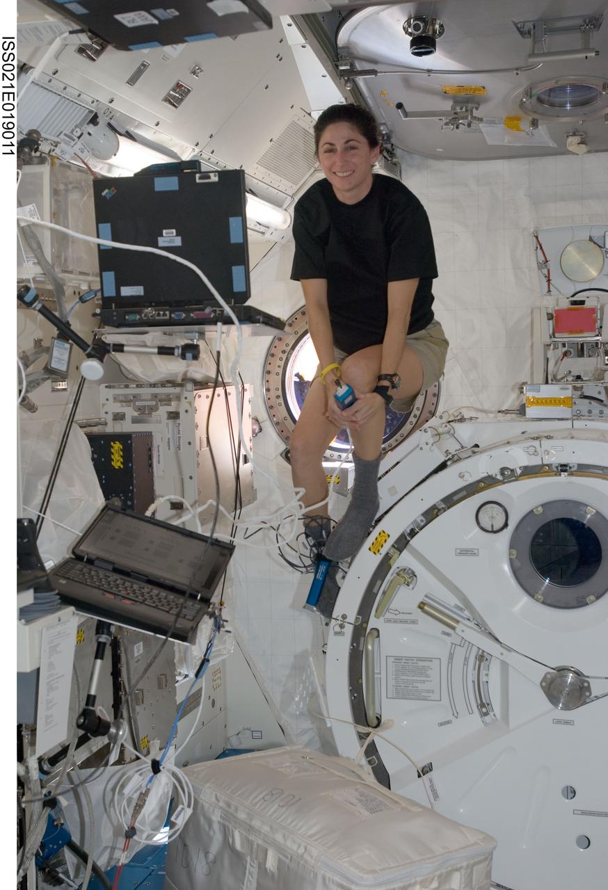 ISS021-E-019011 (1 Nov. 2009) --- NASA astronaut Nicole Stott, Expedition 21 flight engineer, is pictured in the Kibo laboratory of the International Space Station.