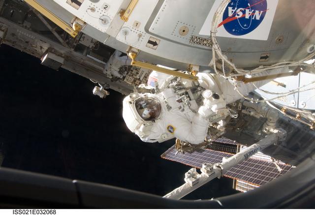 NASA image: View of STS-129 MS4 Satcher during EVA3