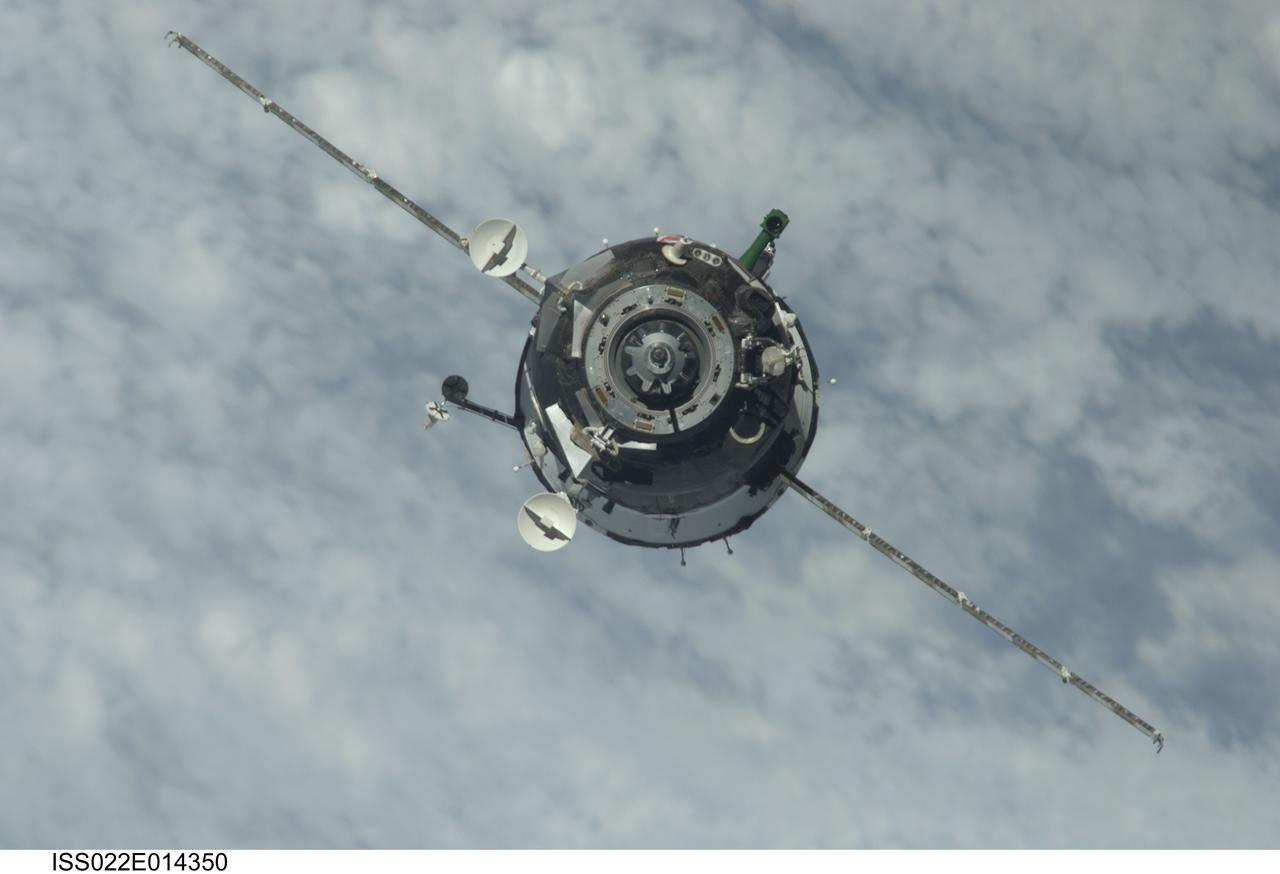 ISS022-E-014350 (22 Dec. 2009) --- The Soyuz TMA-17 spacecraft approaches the International Space Station, carrying Russian cosmonaut Oleg Kotov, Soyuz commander and Expedition 22 flight engineer; along with NASA astronaut T.J. Creamer and Japan Aerospace Exploration Agency astronaut Soichi Noguchi, both flight engineers. Docking to the Zarya nadir port occurred at 4:48 p.m. (CST) on Dec. 22, 2009. The trio launched aboard the Soyuz TMA-17 spacecraft at 3:52 p.m. on Dec. 20 from the Baikonur Cosmodrome in Kazakhstan.