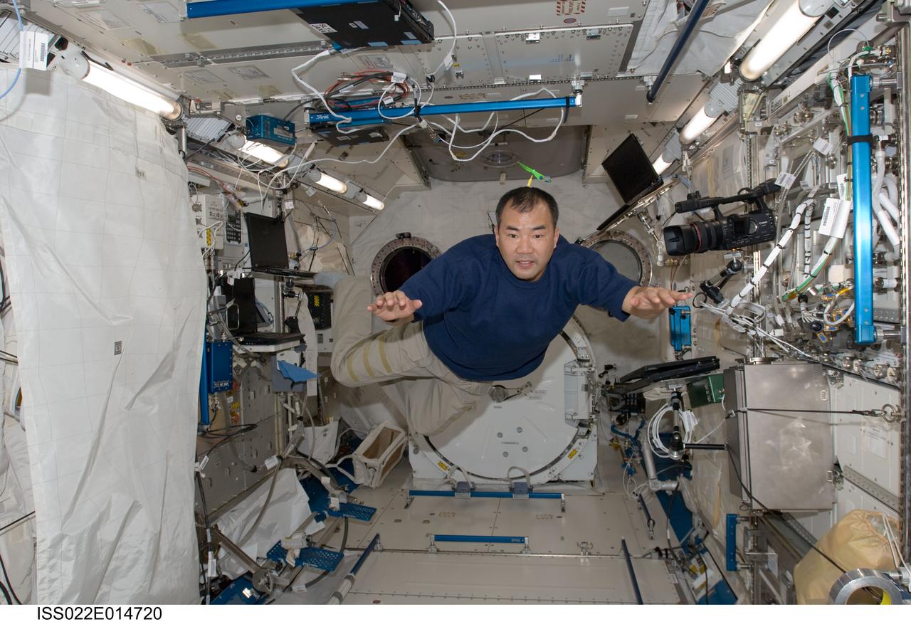 ISS022-E-014720 (27 Dec. 2009) --- Japan Aerospace Exploration Agency astronaut Soichi Noguchi, Expedition 22 flight engineer, is pictured while floating freely in the Kibo laboratory of the International Space Station.