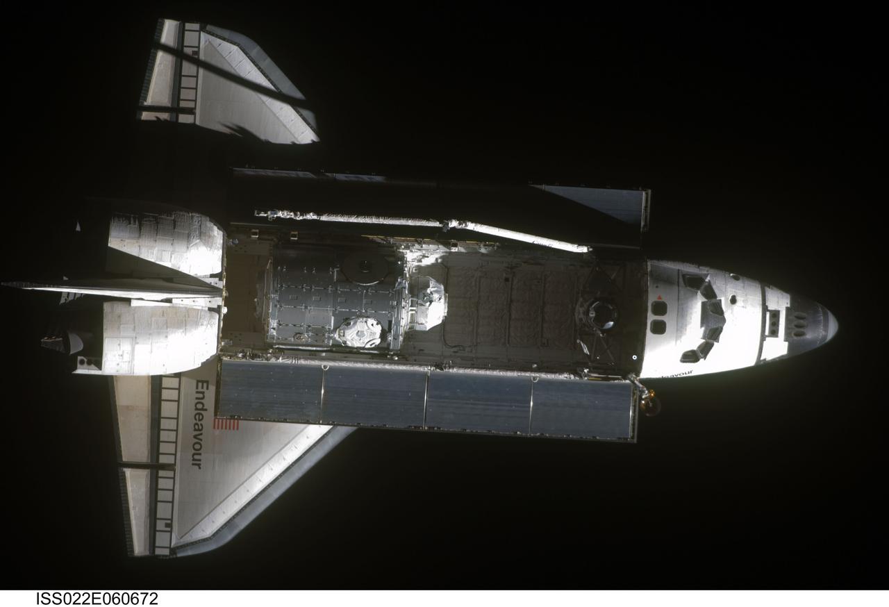 Space Shuttle Endeavour Arrival to the ISS during Expedition 22