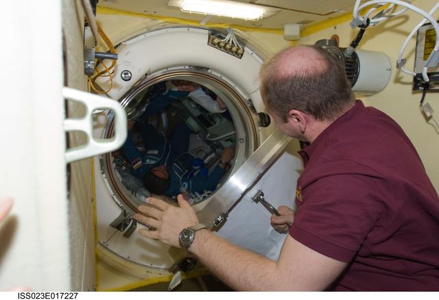 NASA image: Soyuz TMA-18/22S Hatch Opening
