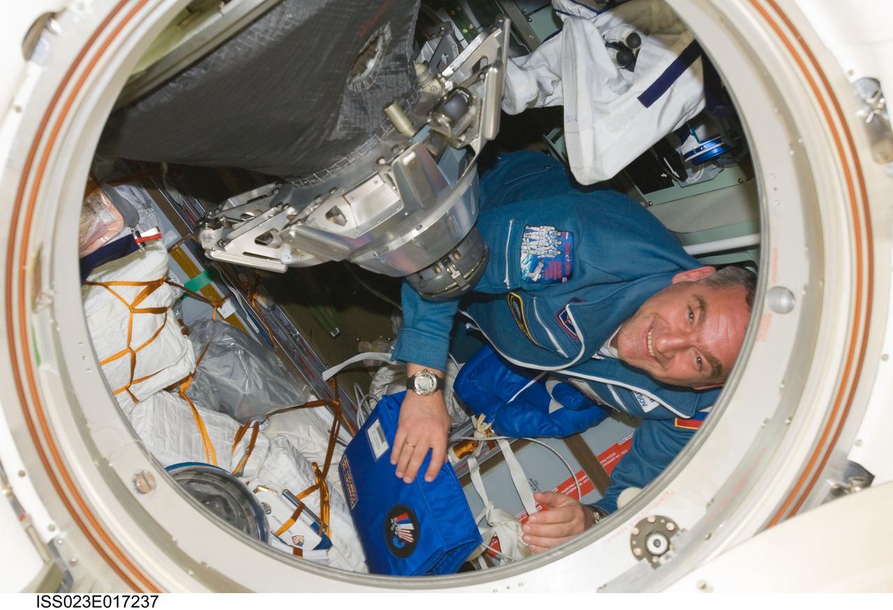 094 iss spyuztma18 hatchopen 249