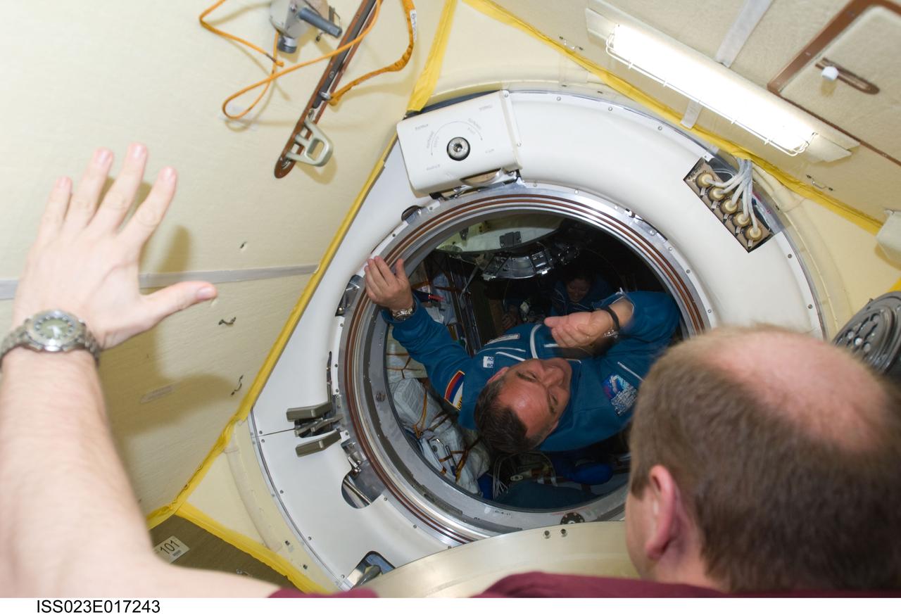 094 iss spyuztma18 hatchopen 249