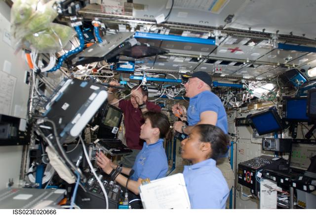 NASA image: Yamazaki, Wilson, Creamer and Poindexter in US Lab