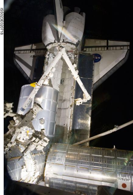 NASA image: MPLM Transfer from the Discovery Payload Bay