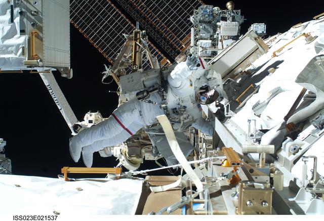 NASA image: Mastracchio during EVA 2