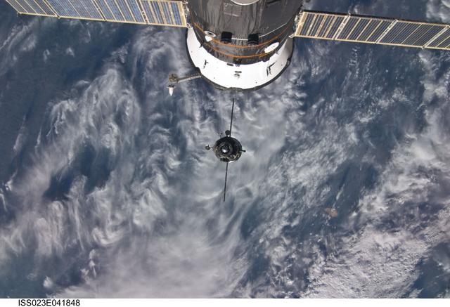 NASA image: Soyuz TMA-17/21S Relocation