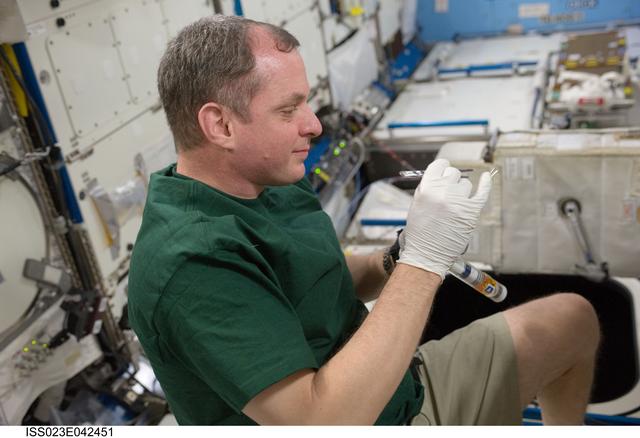 NASA image: Creamer closes out APEX-CSA2 Experiment