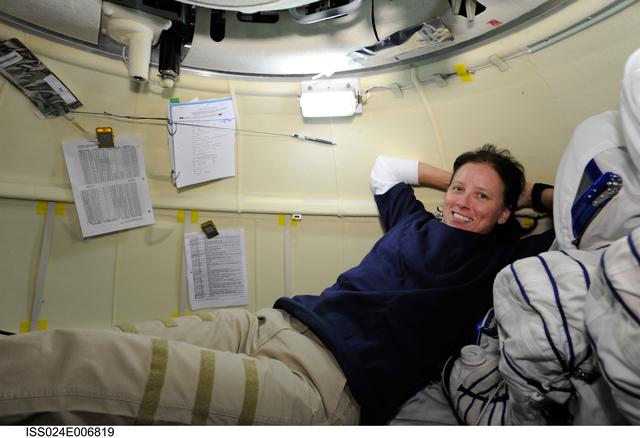 NASA image: Soyuz TMA-19 Relocation Prep