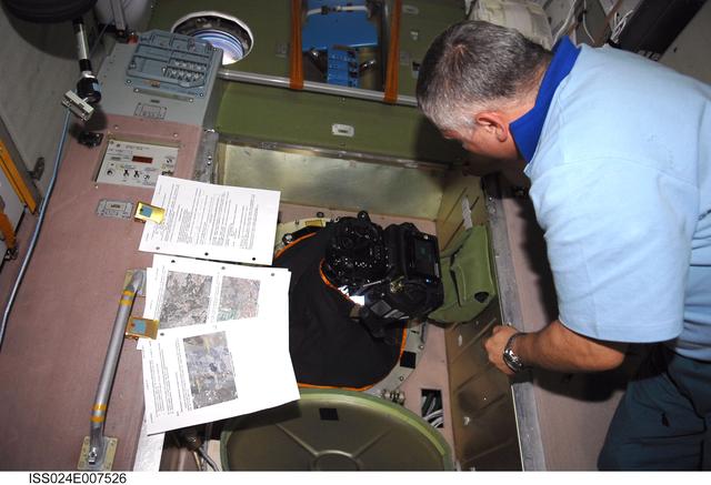 NASA image: FE Fyodor Yurchikhin works on the Uragan Experiment in the SM