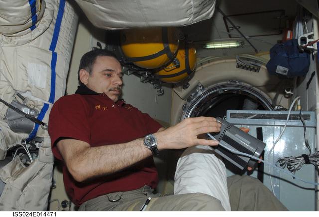 NASA image: View of FE Kornienko working with the KASKAD (Cascade) Payload