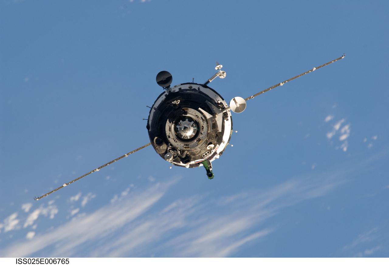 ISS025-E-006765 (9 Oct. 2010) --- The Soyuz TMA-01M spacecraft approaches the International Space Station, carrying Russian cosmonaut Alexander Kaleri, Soyuz commander and Expedition 25 flight engineer; along with NASA astronaut Scott Kelly and Russian cosmonaut Oleg Skripochka, both flight engineers. Docking of the two spacecraft occurred at 8:01 p.m. (EDT) on Oct. 9, 2010.