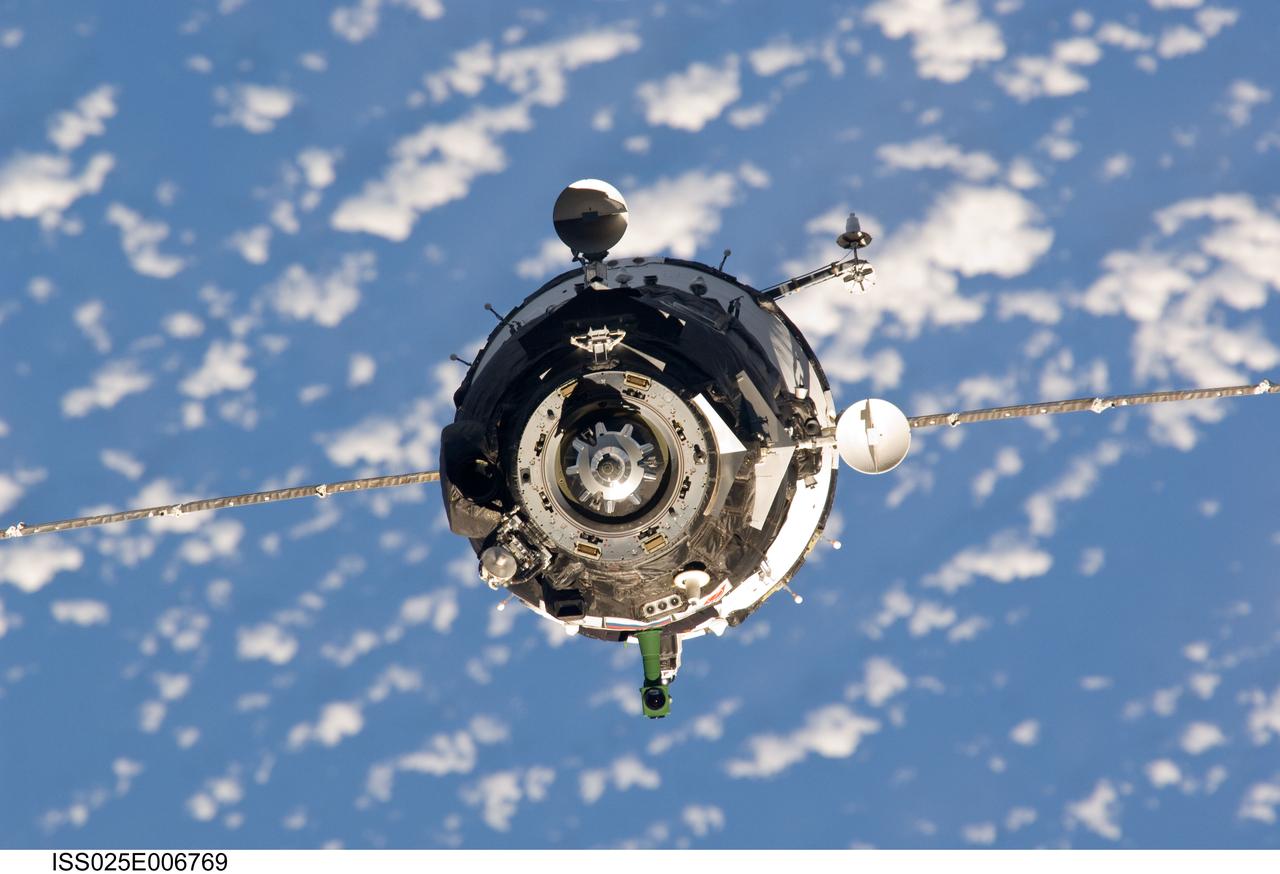 ISS025-E-006769 (9 Oct. 2010) --- The Soyuz TMA-01M spacecraft approaches the International Space Station, carrying Russian cosmonaut Alexander Kaleri, Soyuz commander and Expedition 25 flight engineer; along with NASA astronaut Scott Kelly and Russian cosmonaut Oleg Skripochka, both flight engineers. Docking of the two spacecraft occurred at 8:01 p.m. (EDT) on Oct. 9, 2010.