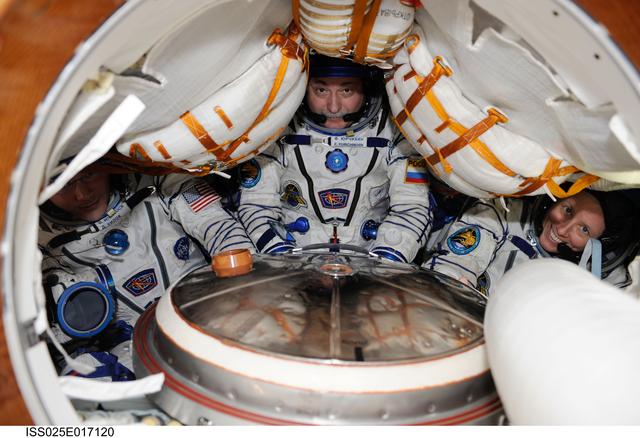 NASA image: Walker,Wheelock and Yurchikhin in Soyuz TMA-19