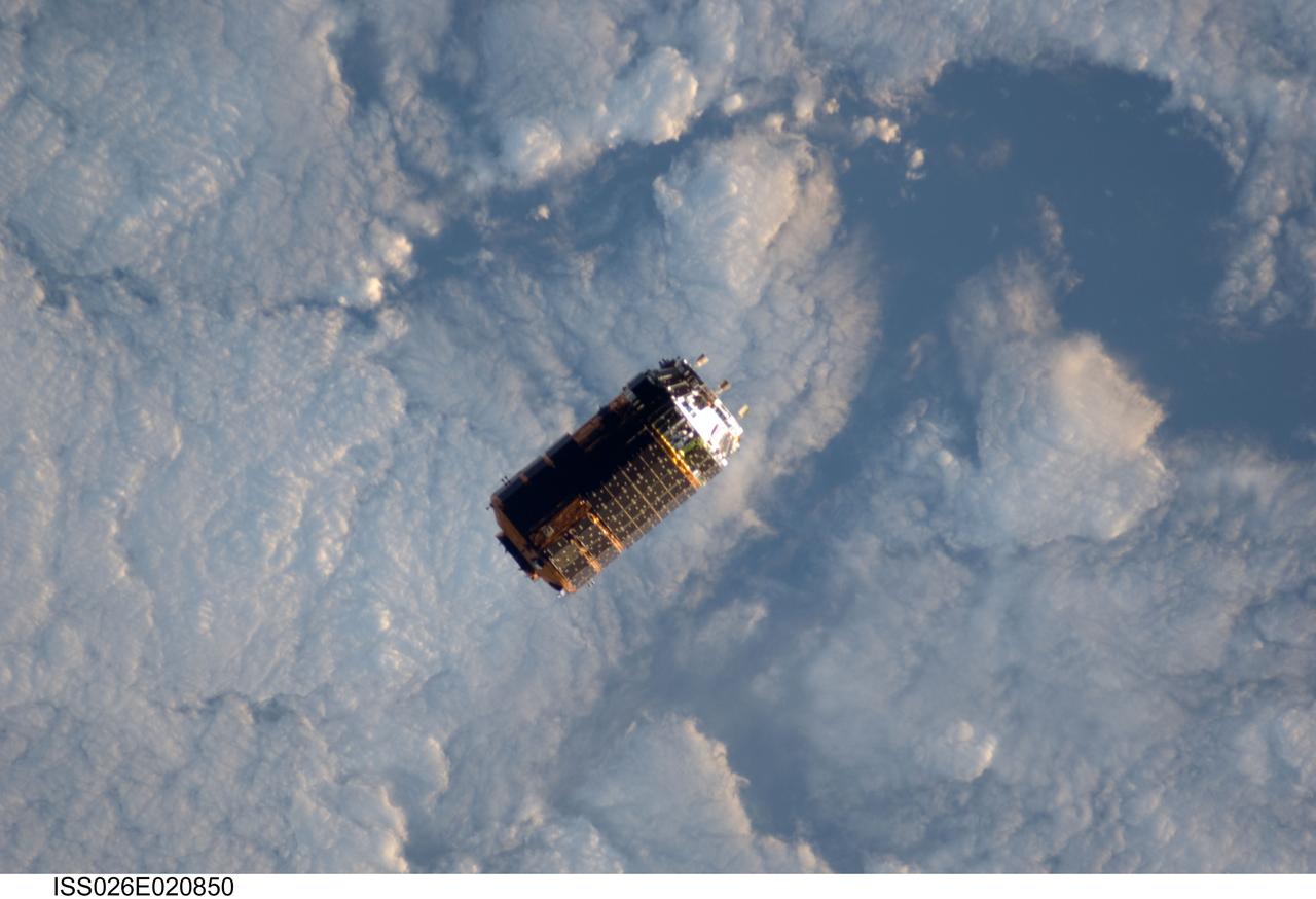 ISS026-E-020850 (27 Jan. 2011) --- Backdropped by a cloud-covered part of Earth, the unpiloted Japanese Kounotori2 H-II Transfer Vehicle (HTV2) approaches the International Space Station. The Japan Aerospace Exploration Agency (JAXA) launched HTV2 aboard an H-IIB rocket from the Tanegashima Space Center in southern Japan at 12:37 a.m. (EST) (2:27 p.m. Japan time) on Jan. 22, 2011. HTV2 is the second unpiloted cargo ship launched by JAXA to the station and will deliver more than four tons of food and supplies to the space station and its crew members.