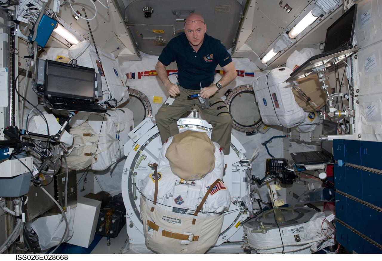 ISS026-E-028668 (23 Feb. 2011) --- NASA astronaut Scott Kelly, Expedition 26 commander, is pictured in the Kibo laboratory of the International Space Station.