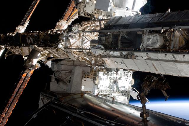 NASA image: Feustel and Chamitoff translate the S3 Truss during EVA 1