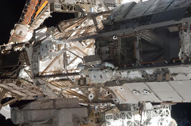 NASA image: Feustel and Chamitoff translate the STBD Truss during EVA 1