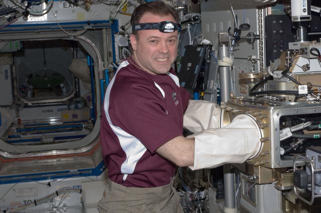 NASA image: FE Garan servicing the FCF in the US Lab