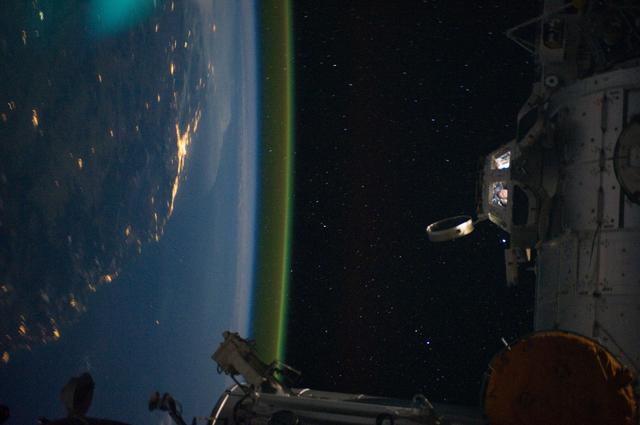 NASA image: iss028e050184