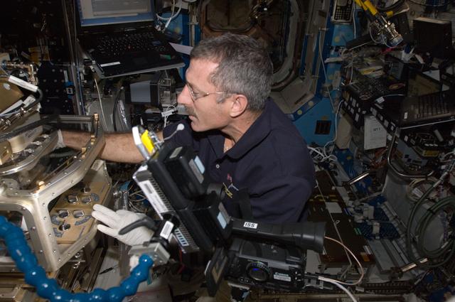 NASA image: Burbank works at the LMM in the FIR/FCF in the U.S. Laboratory