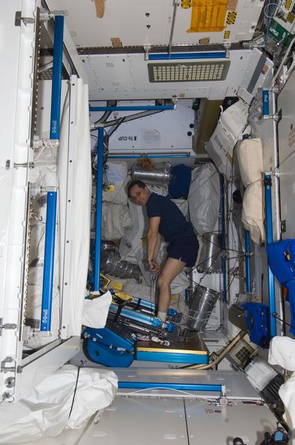 NASA image: Shkaplerov exercises on the aRED