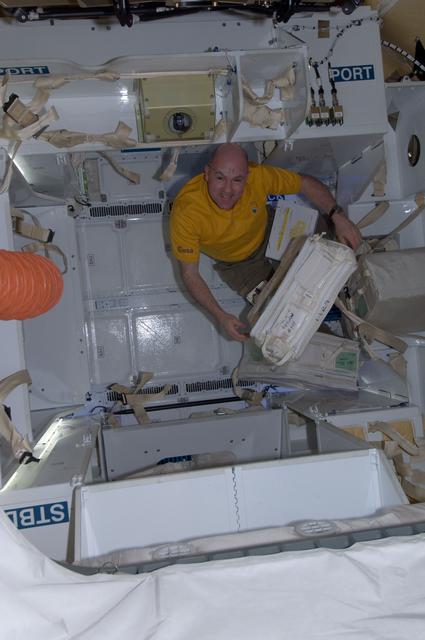 NASA image: Kuipers during Dragon Cargo Transfer OPS