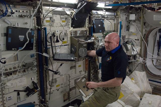 NASA image: Kuipers during Glovebox Health Check in Columbus