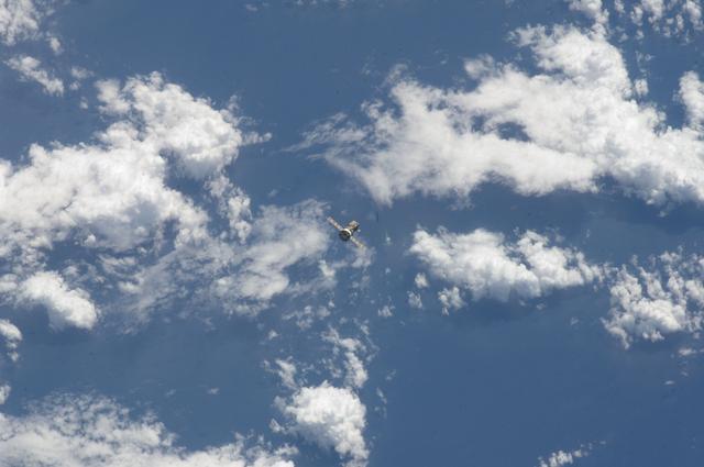 NASA image: Soyuz TMA-04M undocking