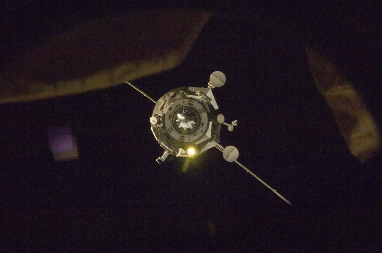 ISS033-E-016964 (31 Oct. 2012) --- An unpiloted ISS Progress resupply vehicle approaches the International Space Station, carrying 2,050 pounds of space station propellant, 62 pounds of oxygen, 42 pounds of air, 926 pounds of water and 2,738 pounds of spare parts, crew supplies and equipment for the Expedition 33 crew members. Progress 49 docked to the station’s Zvezda Service Module aft port at 9:33 a.m. (EDT) on Oct. 31, 2012.