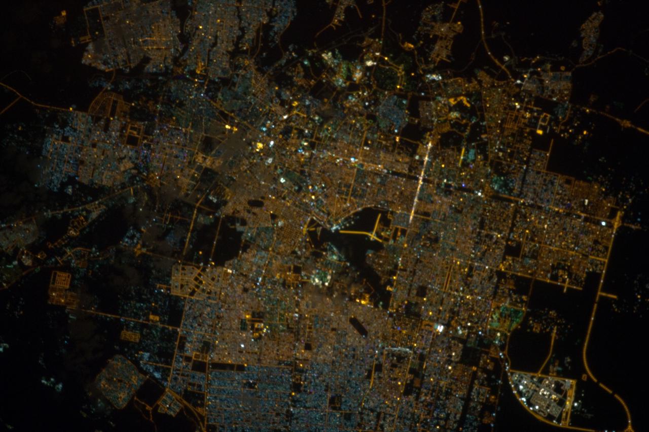 ISS033-E-020299 (13 Nov. 2012) --- This nighttime photograph, taken by one of the Expedition 33 crew members aboard the International Space Station, features city lights of Riyadh, Saudi Arabia. Nadir point on Earth is located at 26.0 degrees north latitude and 47.4 degrees east longitude.
