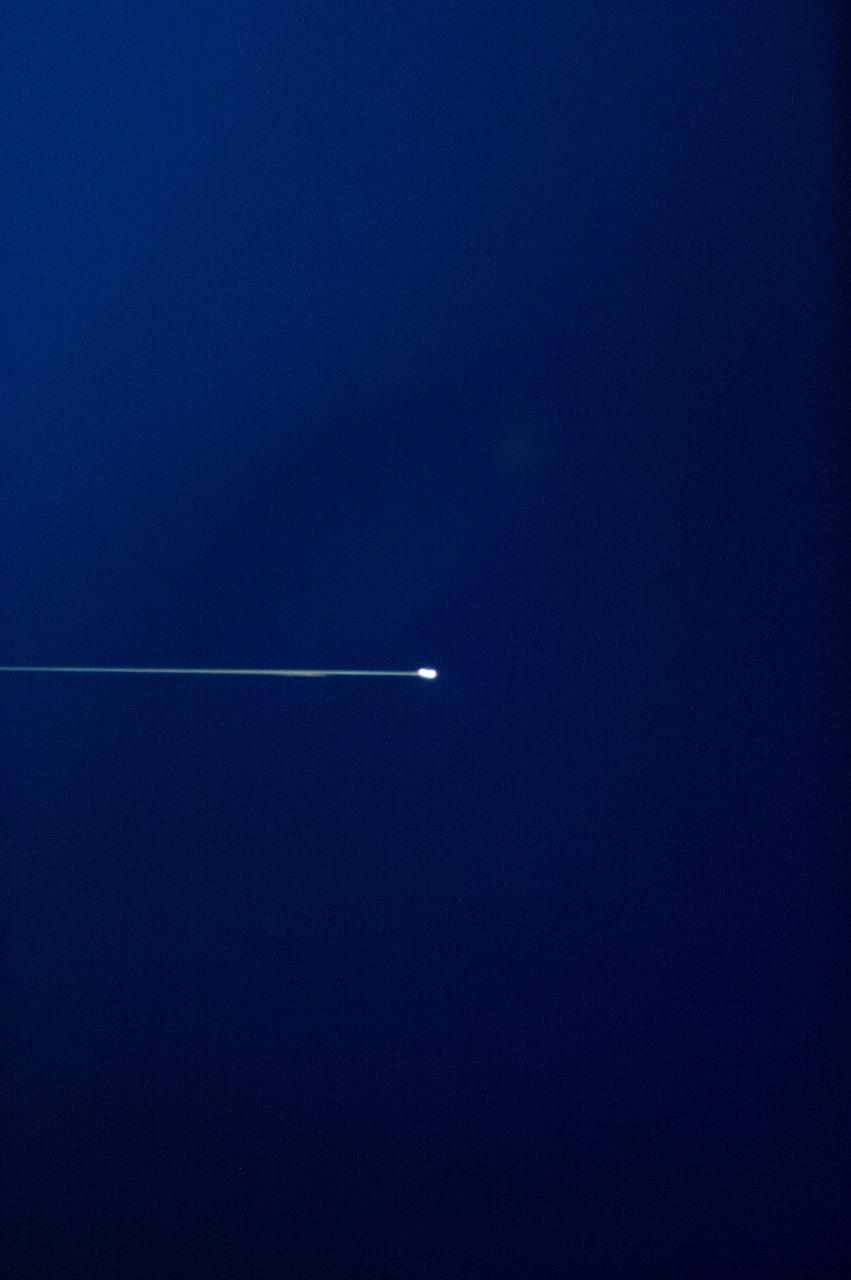 ISS034-E-005049 (18 Nov. 2012) --- Soyuz TMA-05M (descent module) beginning to re-enter the Earth's atmosphere on Nov. 19 (real time, Nov. 18, U.S. time) leaving a plasma trail as the Expedition 33 crew streaked toward a pre-dawn landing on the steppe of Kazakhstan northeast of Arkalyk.