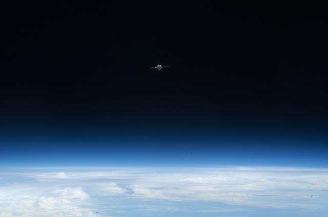 NASA image: Soyuz TMA-07M arrival