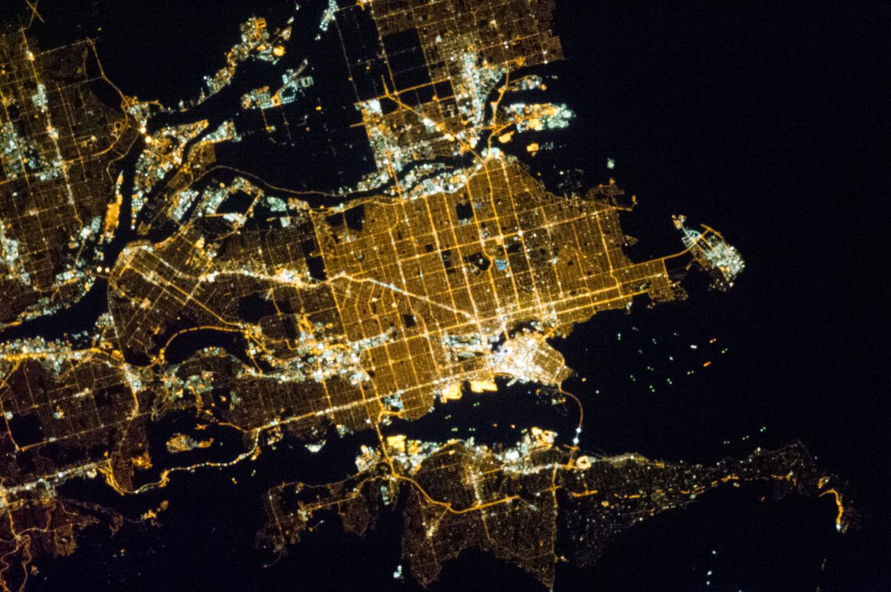 ISS035-E-013076 (31 March 2013) --- One of the crew members aboard the International Space Station photographed this night image of Vancouver, British Columbia, Canada on March 31, 2013.