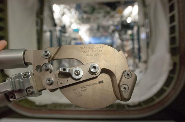 NASA image: US Tool Gather for Russian EVA