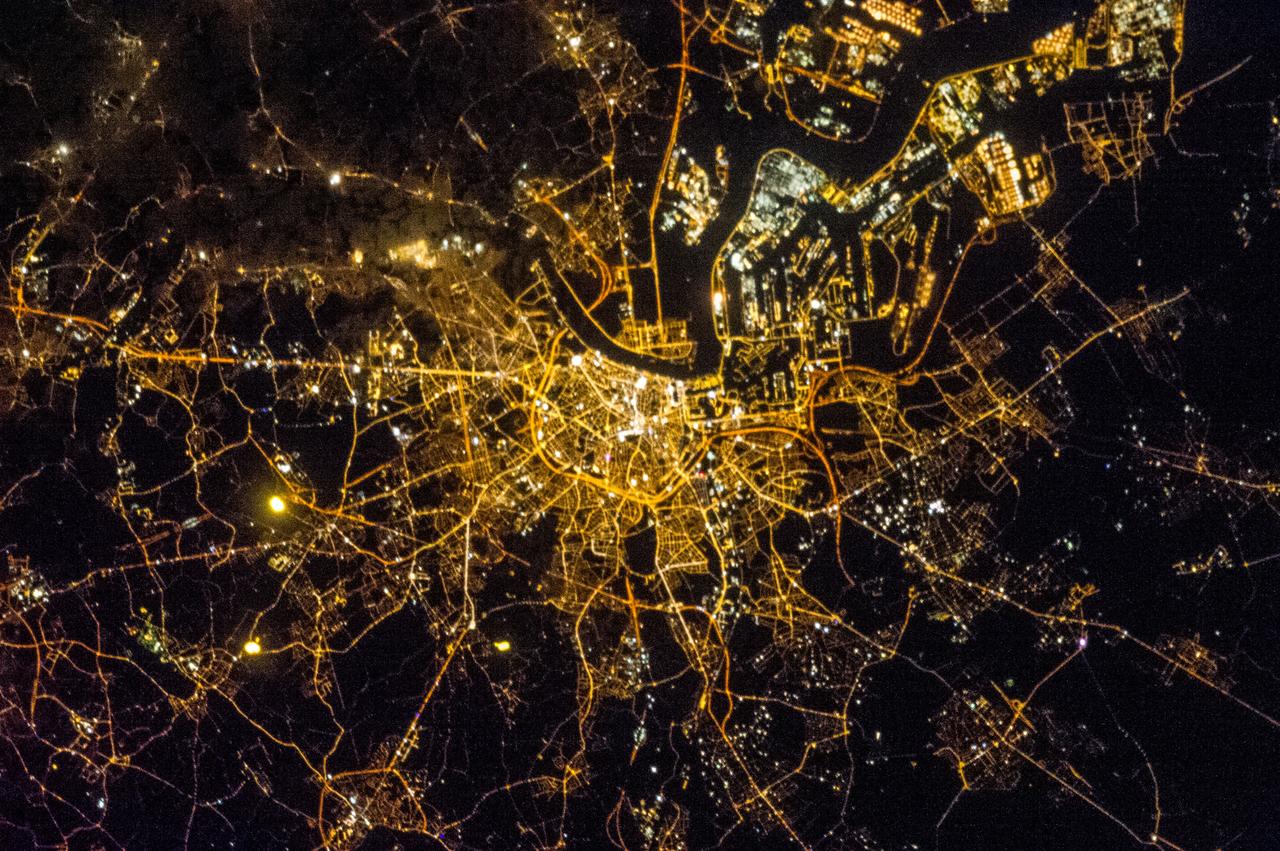 Earth observation taken by the Expedition 35 crew aboard the ISS. Night view of city lights.