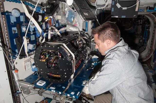 NASA image: MDCA Needle 1 Replacement