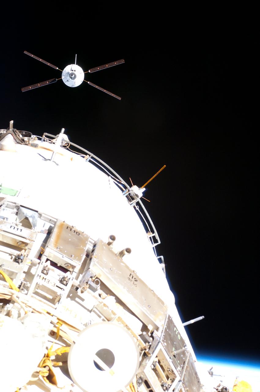 ISS036-E-008170 (15 June 2013) --- The European Space Agency's Automated Transfer Vehicle-4 (ATV-4) “Albert Einstein” approaches the International Space Station. The spacecraft went on to successfully dock to the orbital outpost at 2:07 GMT, June 15, 2013, following a ten-day period of free-flight.