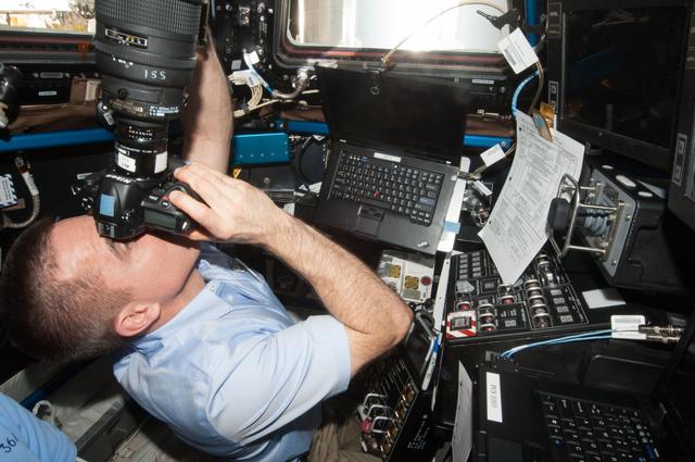 NASA image: Rendezvous operations with  Japanese "Kounotori" H2 Transfer Vehicle-4 (HTV-4).